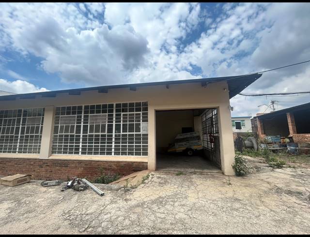 1,508M² WAREHOUSE TO LET IN NEWLANDS